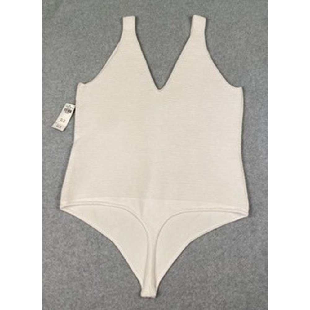 Abercrombie‎ & Fitch White Ribbed V-Neck Sleeveless Bodysuit - XXL - Picture 2 of 5